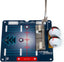 Putting Circuit Trainer – blaue Platte mit Putter und zwei Bällen bei der Zwei-Ball-Übung
