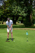Putt-Training mit dem Longridge Tour Putting Mirror auf dem Green