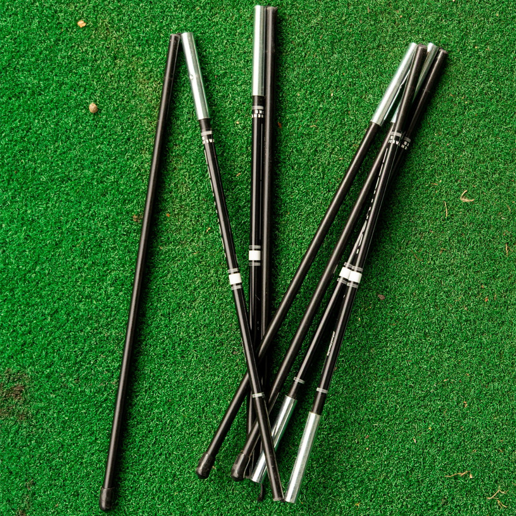 Teile der faltbaren Tour Rods auf Kunstrasen